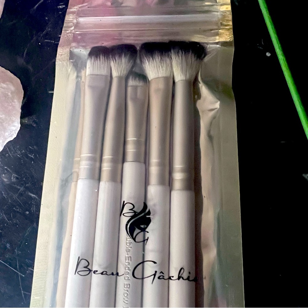 Beau Gâchis 5 Piece Eye Makeup Brush Set NWT -